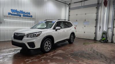 2019 Subaru Forester Premium   - Photo 2 - Butler, PA 16001