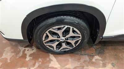 2019 Subaru Forester Premium   - Photo 9 - Butler, PA 16001