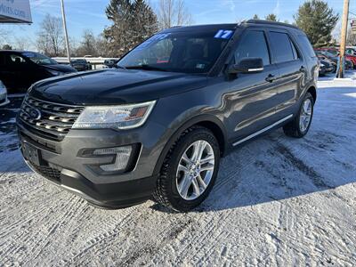 2017 Ford Explorer XLT   - Photo 2 - Butler, PA 16001