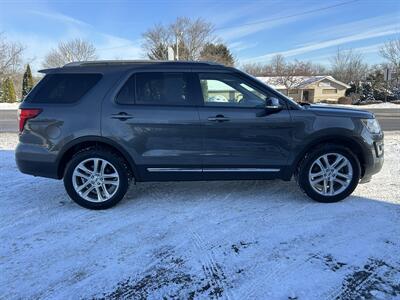 2017 Ford Explorer XLT   - Photo 4 - Butler, PA 16001