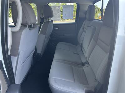 2022 Nissan Frontier SV  4X4 - Photo 13 - Butler, PA 16001