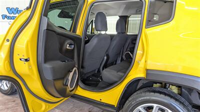 2017 Jeep Renegade Latitude   - Photo 12 - Butler, PA 16001
