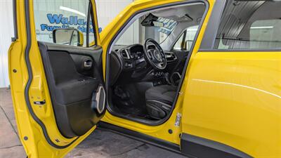2017 Jeep Renegade Latitude   - Photo 10 - Butler, PA 16001