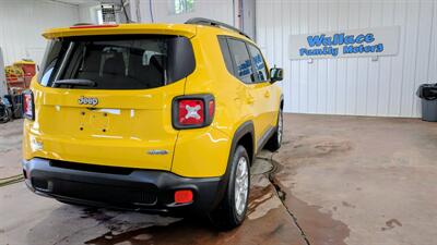 2017 Jeep Renegade Latitude   - Photo 4 - Butler, PA 16001