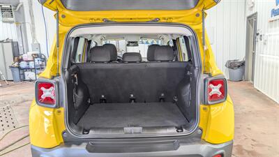 2017 Jeep Renegade Latitude   - Photo 18 - Butler, PA 16001