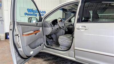 2010 Toyota Sienna XLE   - Photo 10 - Butler, PA 16001