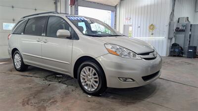 2010 Toyota Sienna XLE   - Photo 6 - Butler, PA 16001