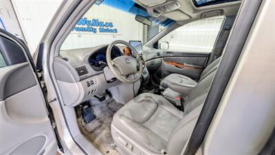 2010 Toyota Sienna XLE   - Photo 20 - Butler, PA 16001