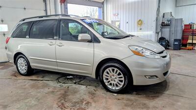2010 Toyota Sienna XLE   - Photo 5 - Butler, PA 16001