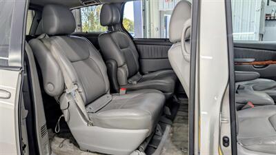 2010 Toyota Sienna XLE   - Photo 16 - Butler, PA 16001