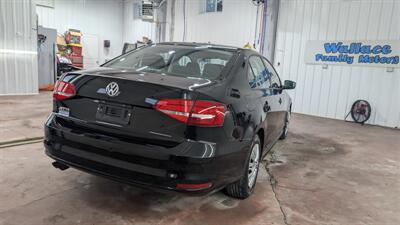 2015 Volkswagen Jetta S   - Photo 4 - Butler, PA 16001