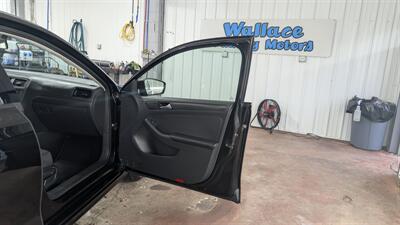 2015 Volkswagen Jetta S   - Photo 14 - Butler, PA 16001