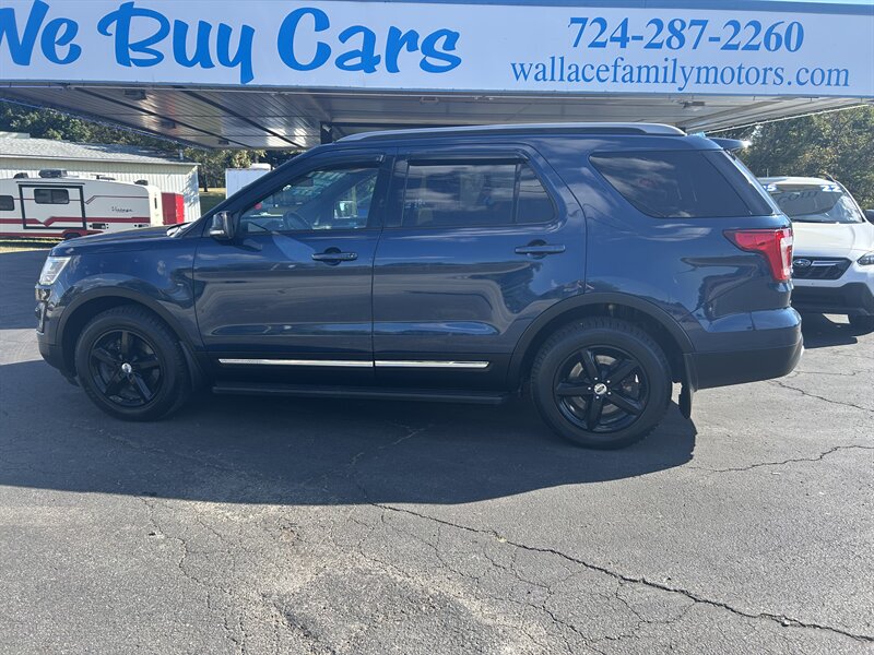 2017 Ford Explorer XLT  4X4