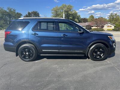 2017 Ford Explorer XLT  4X4 - Photo 4 - Butler, PA 16001