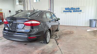 2015 Ford Fiesta SE   - Photo 4 - Butler, PA 16001