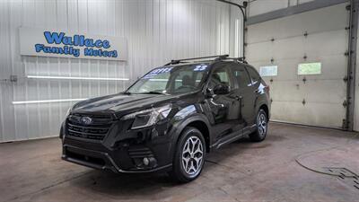 2023 Subaru Forester Premium   - Photo 2 - Butler, PA 16001