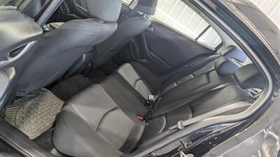 2016 Mazda Mazda3 i Sport   - Photo 13 - Butler, PA 16001