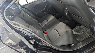 2016 Mazda Mazda3 i Sport   - Photo 17 - Butler, PA 16001