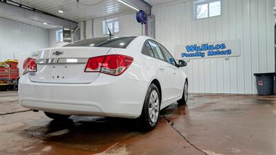 2014 Chevrolet Cruze LS Auto   - Photo 4 - Butler, PA 16001