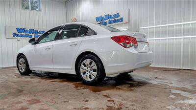 2014 Chevrolet Cruze LS Auto   - Photo 3 - Butler, PA 16001
