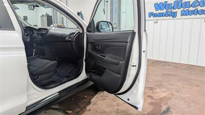 2015 Mitsubishi Outlander Sport 2.4 ES   - Photo 14 - Butler, PA 16001