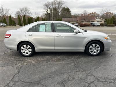 2010 Toyota Camry LE   - Photo 4 - Butler, PA 16001