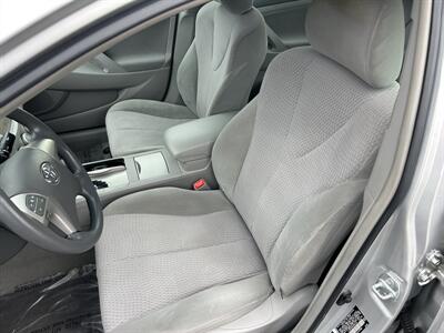 2010 Toyota Camry LE   - Photo 11 - Butler, PA 16001