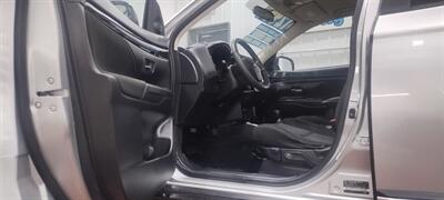 2020 Mitsubishi Outlander ES   - Photo 10 - Butler, PA 16001