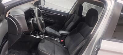 2020 Mitsubishi Outlander ES   - Photo 11 - Butler, PA 16001