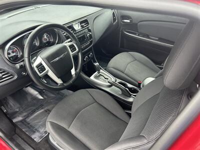2013 Chrysler 200 Touring   - Photo 8 - Butler, PA 16001
