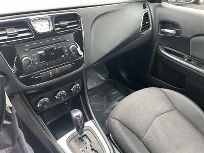 2013 Chrysler 200 Touring   - Photo 10 - Butler, PA 16001