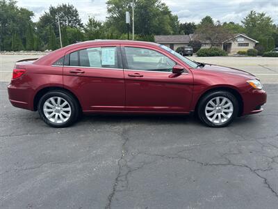 2013 Chrysler 200 Touring   - Photo 4 - Butler, PA 16001