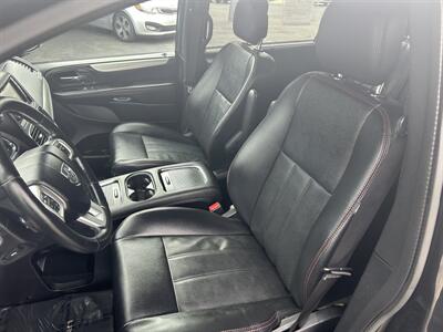 2012 Dodge Grand Caravan R/T   - Photo 11 - Butler, PA 16001