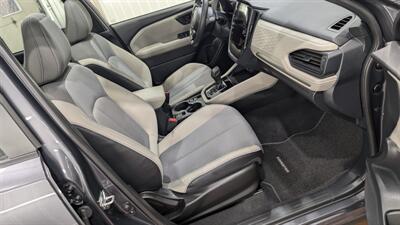 2025 Subaru Forester Premium   - Photo 15 - Butler, PA 16001