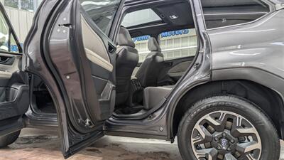 2025 Subaru Forester Premium   - Photo 12 - Butler, PA 16001