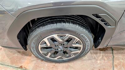 2025 Subaru Forester Premium   - Photo 8 - Butler, PA 16001