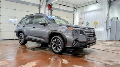 2025 Subaru Forester Premium   - Photo 5 - Butler, PA 16001
