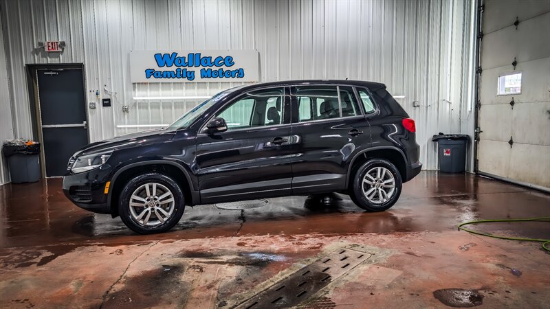 2013 Volkswagen Tiguan S 4Motion   - Photo 1 - Butler, PA 16001