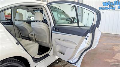 2011 Subaru Legacy 2.5i Premium   - Photo 16 - Butler, PA 16001