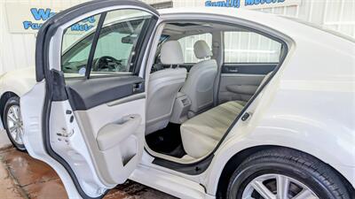 2011 Subaru Legacy 2.5i Premium   - Photo 12 - Butler, PA 16001