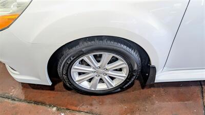 2011 Subaru Legacy 2.5i Premium   - Photo 8 - Butler, PA 16001