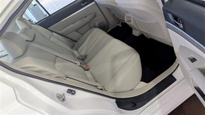 2011 Subaru Legacy 2.5i Premium   - Photo 17 - Butler, PA 16001