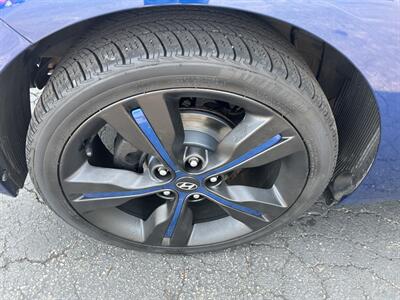 2017 Hyundai VELOSTER Value Edition   - Photo 12 - Butler, PA 16001