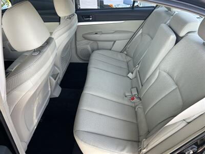 2011 Subaru Legacy 2.5i Premium   - Photo 13 - Butler, PA 16001