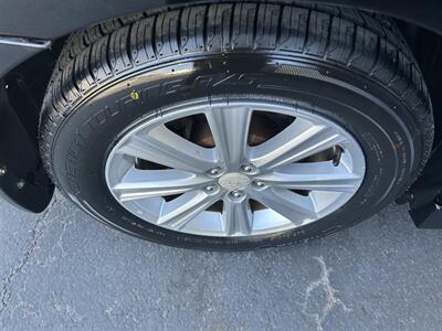 2011 Subaru Legacy 2.5i Premium   - Photo 14 - Butler, PA 16001