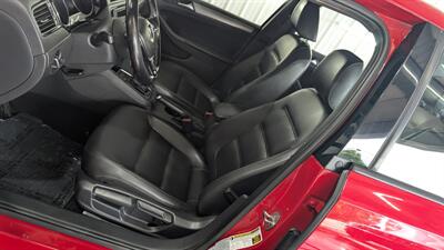 2016 Volkswagen Jetta 1.8T Sport   - Photo 11 - Butler, PA 16001