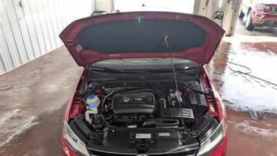 2016 Volkswagen Jetta 1.8T Sport   - Photo 9 - Butler, PA 16001