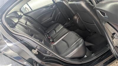 2017 Mazda MAZDA3 Touring   - Photo 17 - Butler, PA 16001