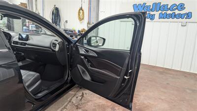2017 Mazda MAZDA3 Touring   - Photo 14 - Butler, PA 16001
