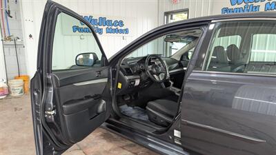 2011 Subaru Legacy 2.5i Premium   - Photo 10 - Butler, PA 16001
